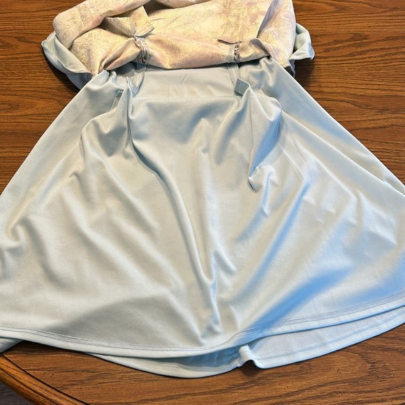 Gracia Floral and Gold A-Line Dress - Picture 14 of 16